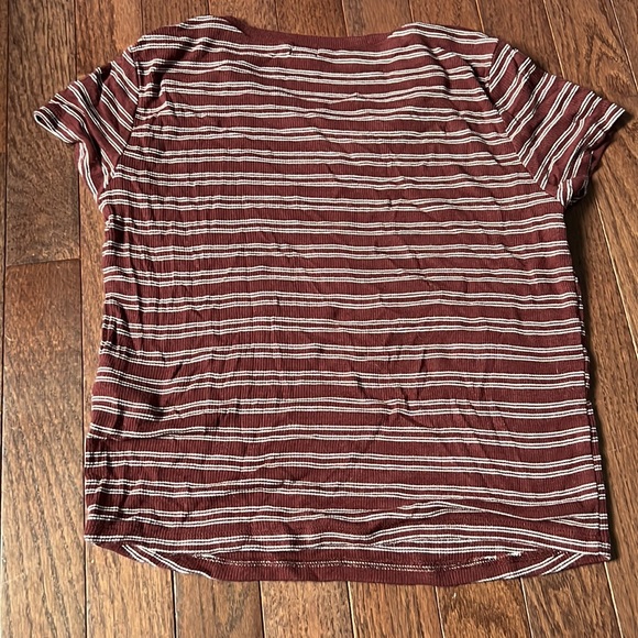 GARAGE Burgundy Striped Cropped Tee Size M - Picture 2 of 3